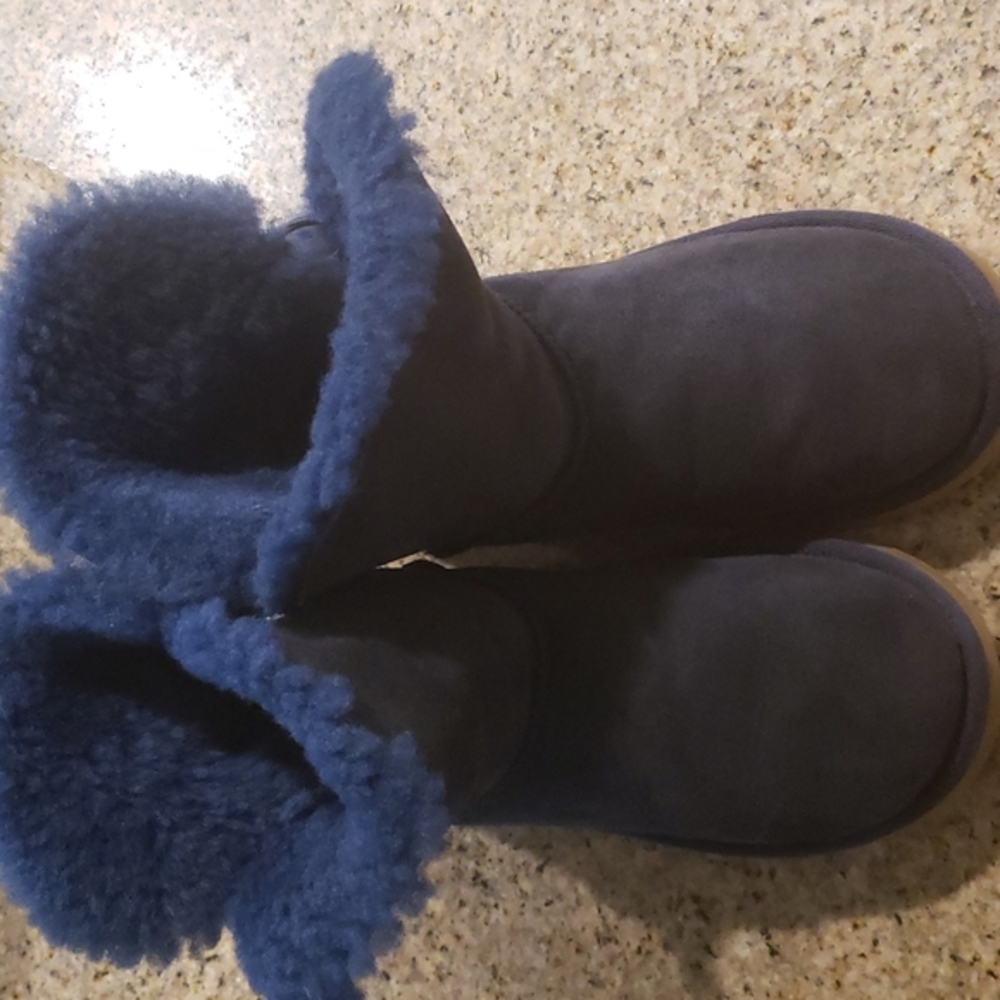 Boots blue navy Ugg size 5